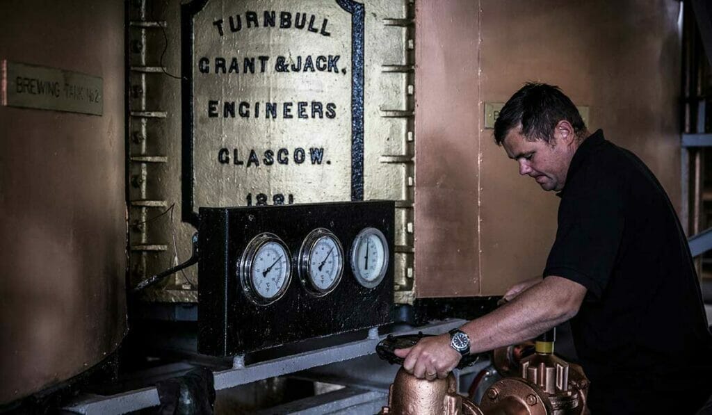 What twists are boutique whisky distilleries in Scotland pulling off?