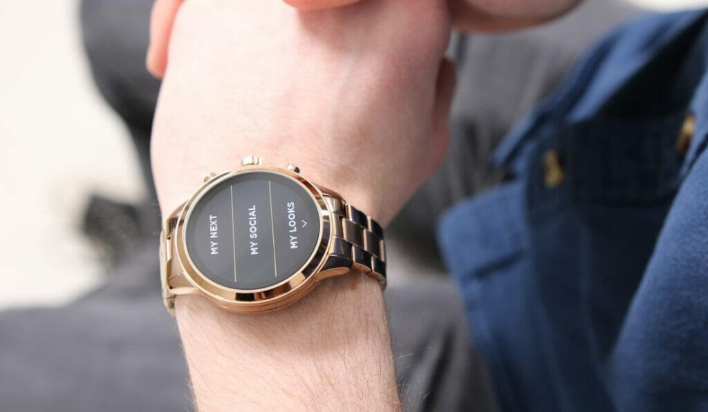 SHOULD I BUY A LUXURY SMARTWATCH?