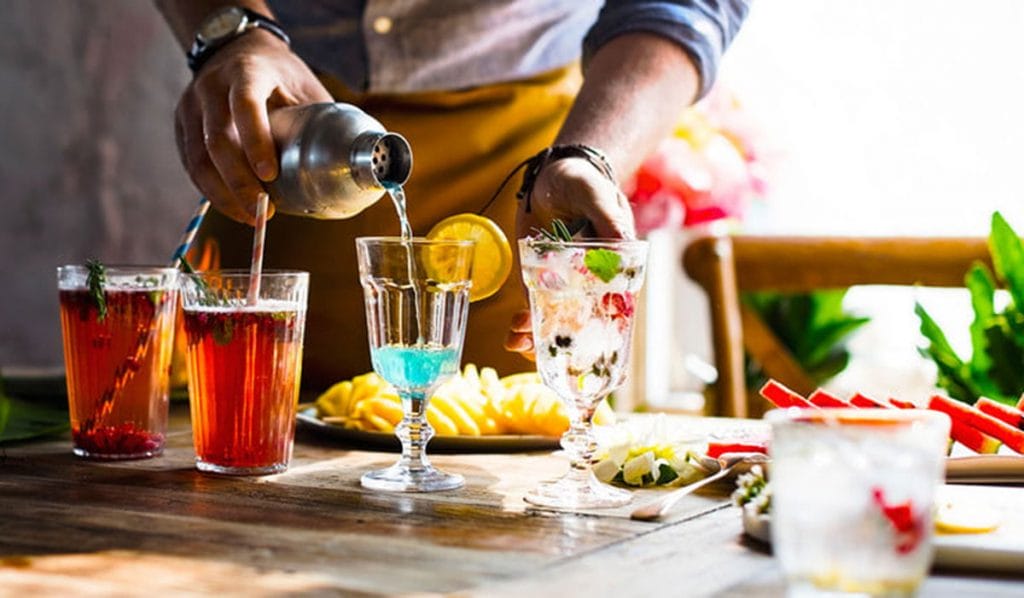 Here Are Some Easy D.I.Y. Cocktails You Can Enjoy At Home!
