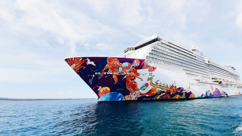 Genting Owned Cruise Ship Returns to Singapore After Covid-19 Scare!