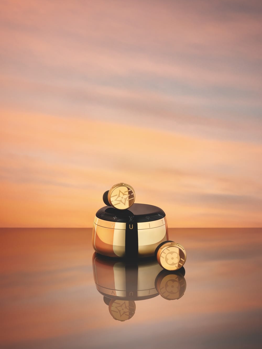 Louis Vuitton Unveils The New Tambour Horizon Light Up Connected Watch -  Harper's BAZAAR Malaysia